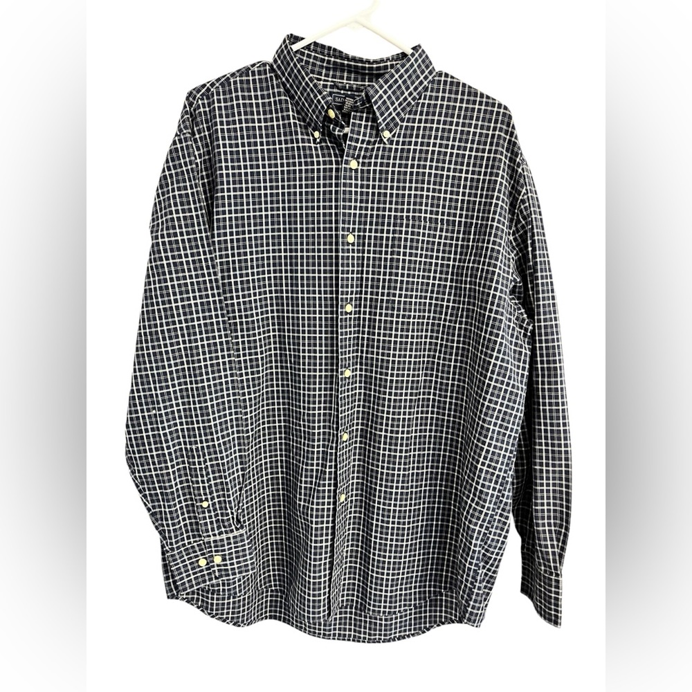 Saddlebred Button down. Size Large. Navy